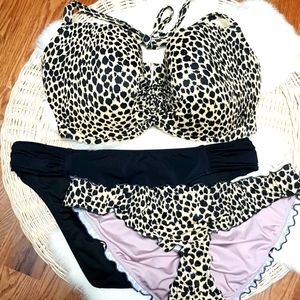 Victoria's Secret Swim Top 36DDD & 2 Bottoms (M)